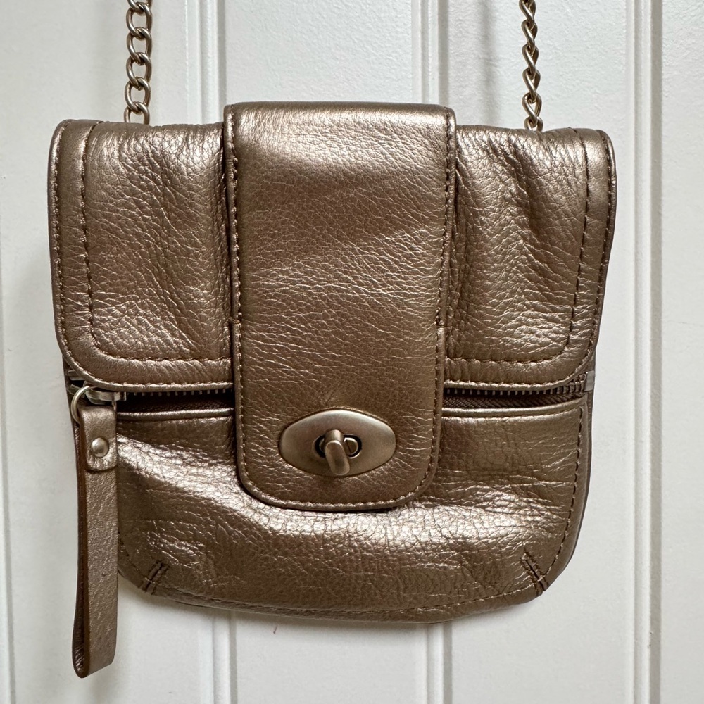 Banana Republic Gold Leather Mini Turn Lock Purse w Chain Strap. 7” x 7” x 0.5”